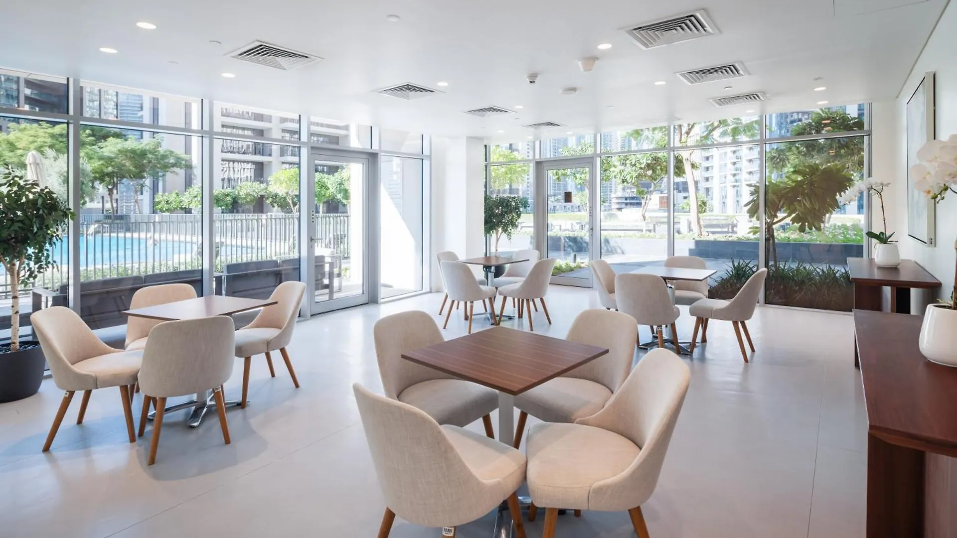 Downtown Luxury Treat - Premium Location! 2 Bedroom! Dubai 0*,  United Arab Emirates