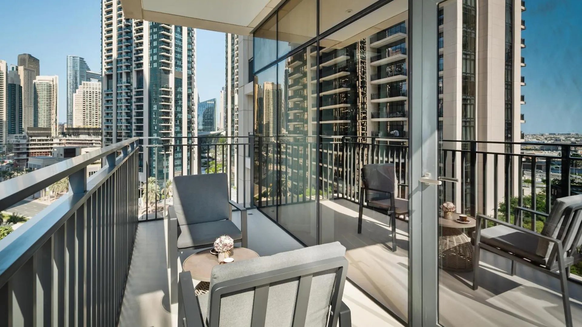 Downtown Luxury Treat - Premium Location! 2 Bedroom! Dubai