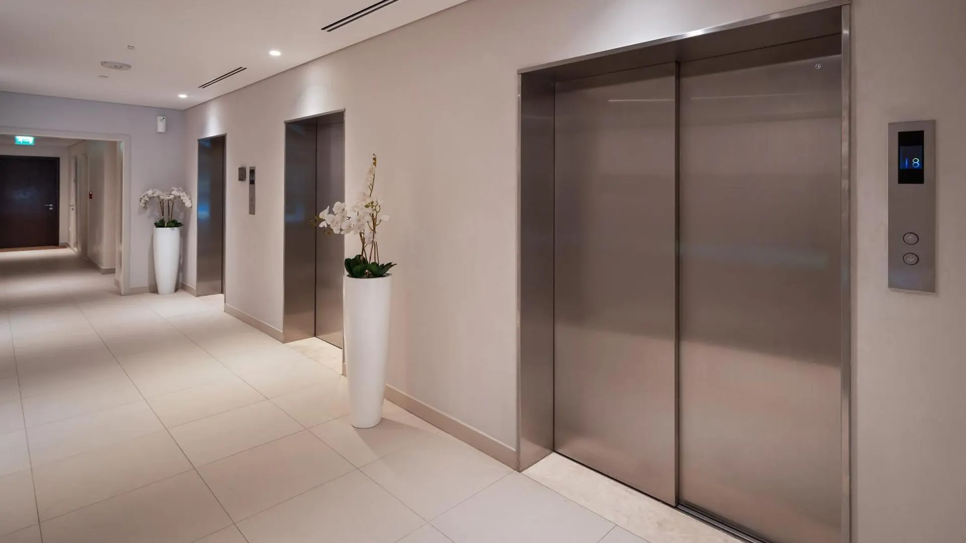 Downtown Luxury Treat - Premium Location! 2 Bedroom! Dubai Apartment